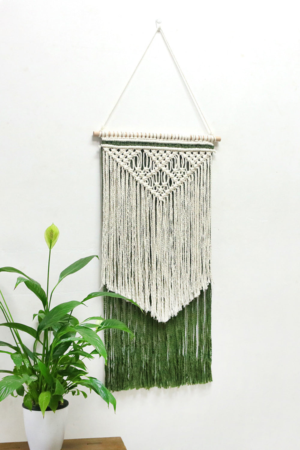 Contrast Fringe Handmade Macrame Wall Hanging - 15.7" X 31.5" - T - 1 COLOR -