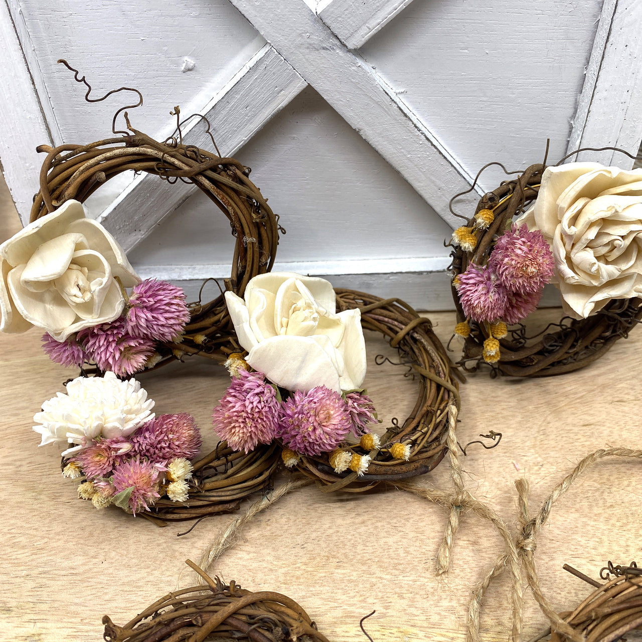 Sunsum - Mini Grapevine Wreath Ornaments With Dried Flowers, 3” -