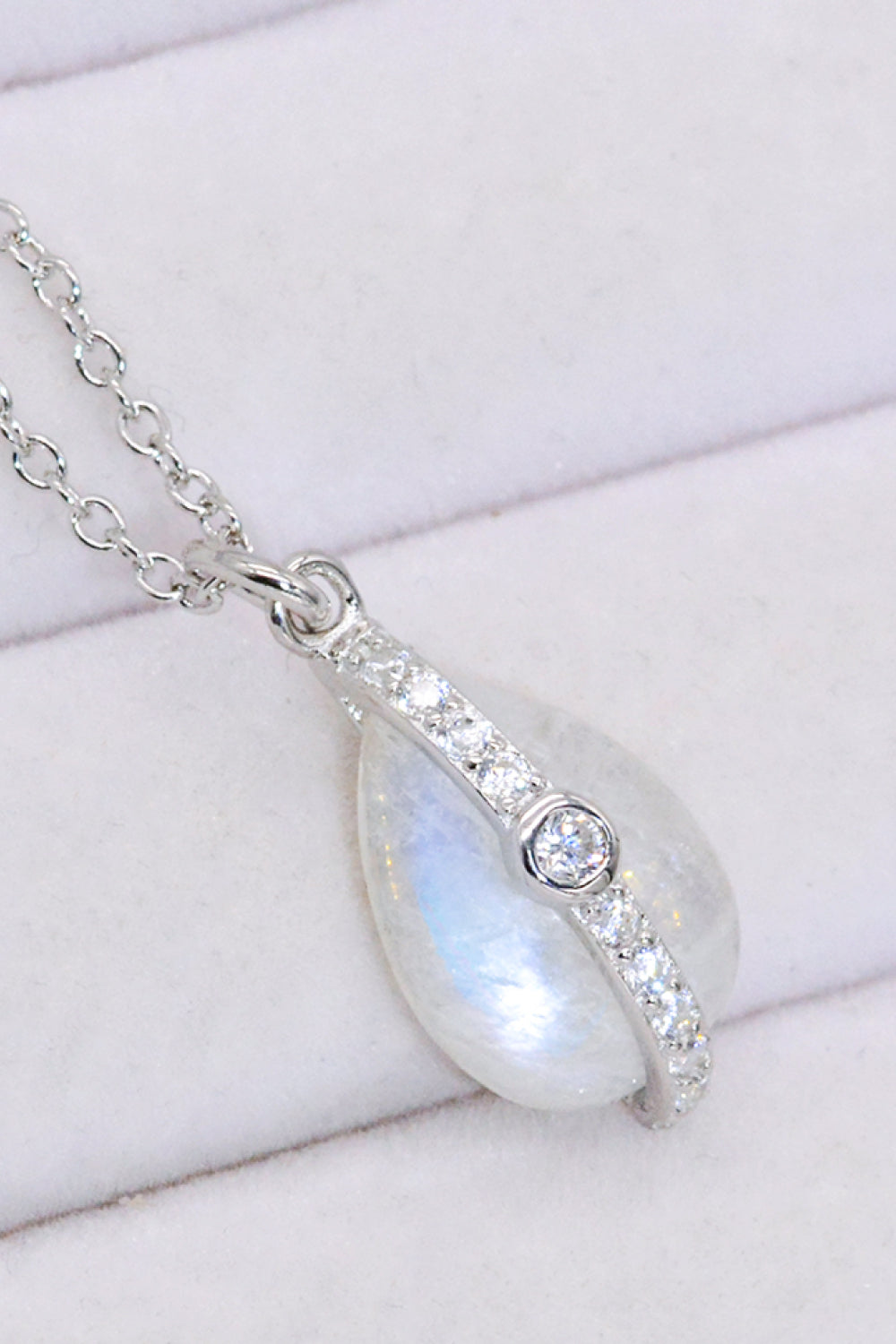 Natural Moonstone and Zircon Pendant Necklace - T - 1 FINISH -