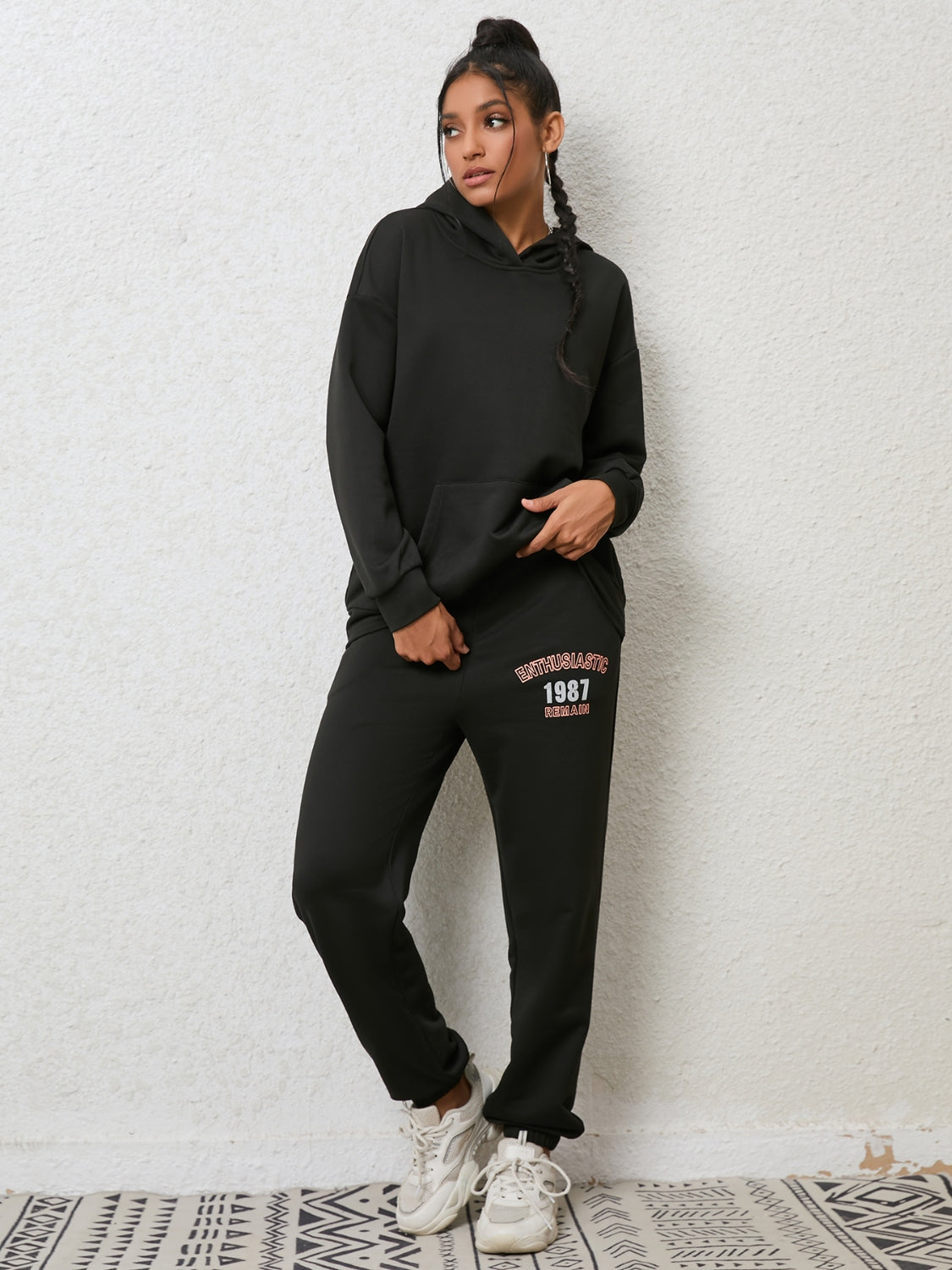 Graphic Hoodie and Sweatpants Set - 2 PCS. - T - 1 COLOR -