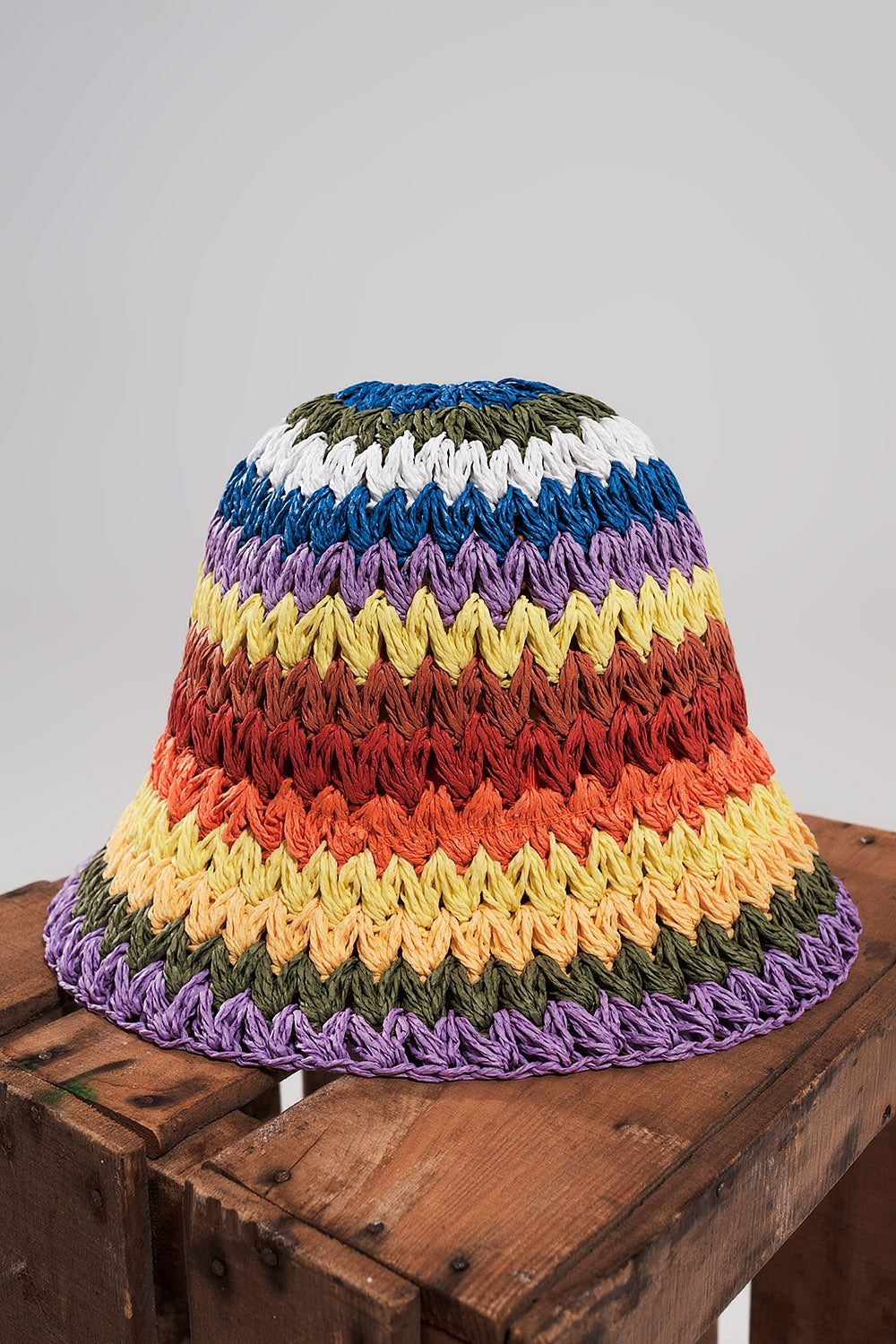 Q2 - Straw Bucket Hat in Rainbow -