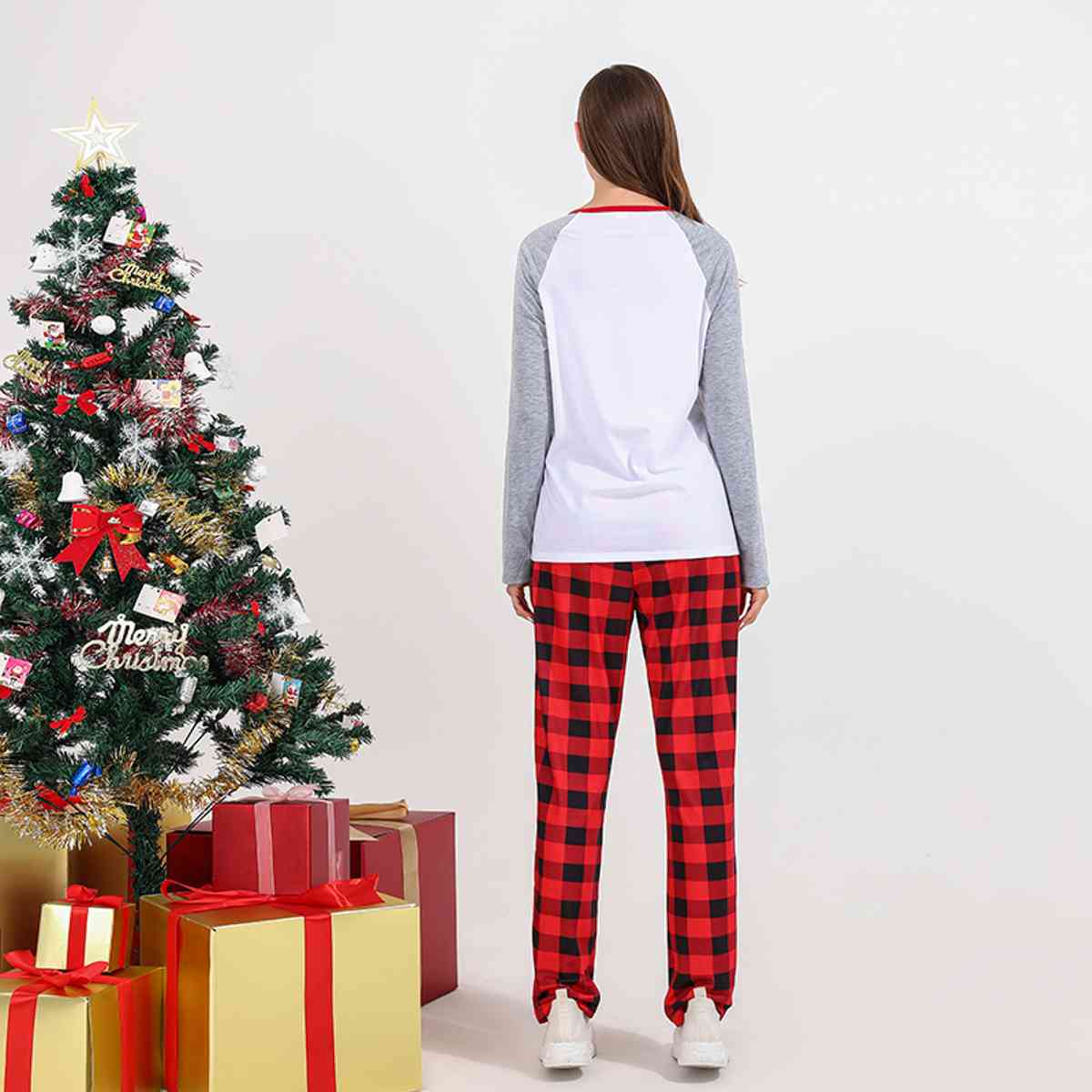 WOMEN MERRY CHRISTMAS Graphic Top and Plaid Pants Set - T -