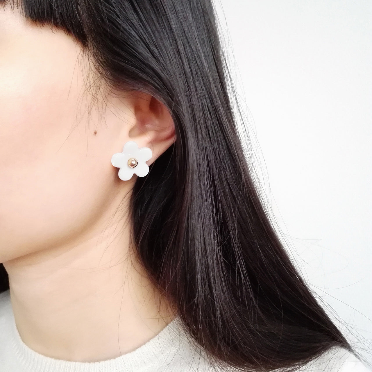 Everyday Porcelain Daisy Stud Earrings -