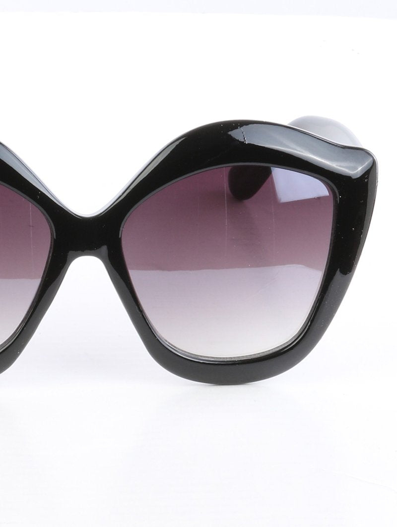 Black Oversized Beach-Life Sunglasses - 1 COLOR