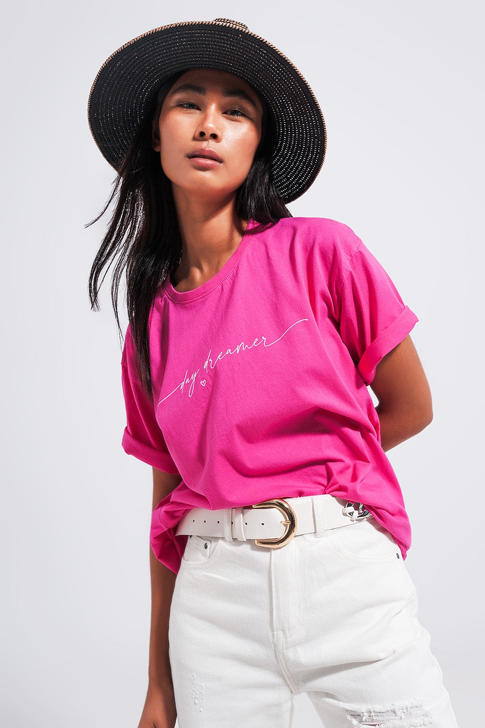 Q2 - T Shirt With "DAY DREAMER" Text Print in Fuchsia - 1 COLOR -