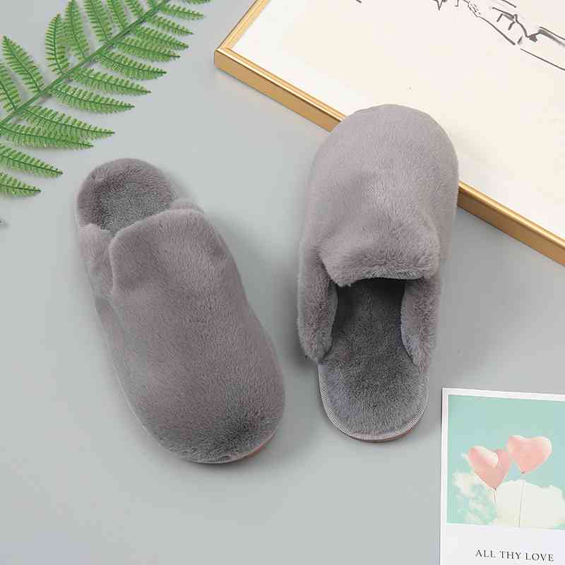 Faux Fur Slippers - T - 5 COLORS -