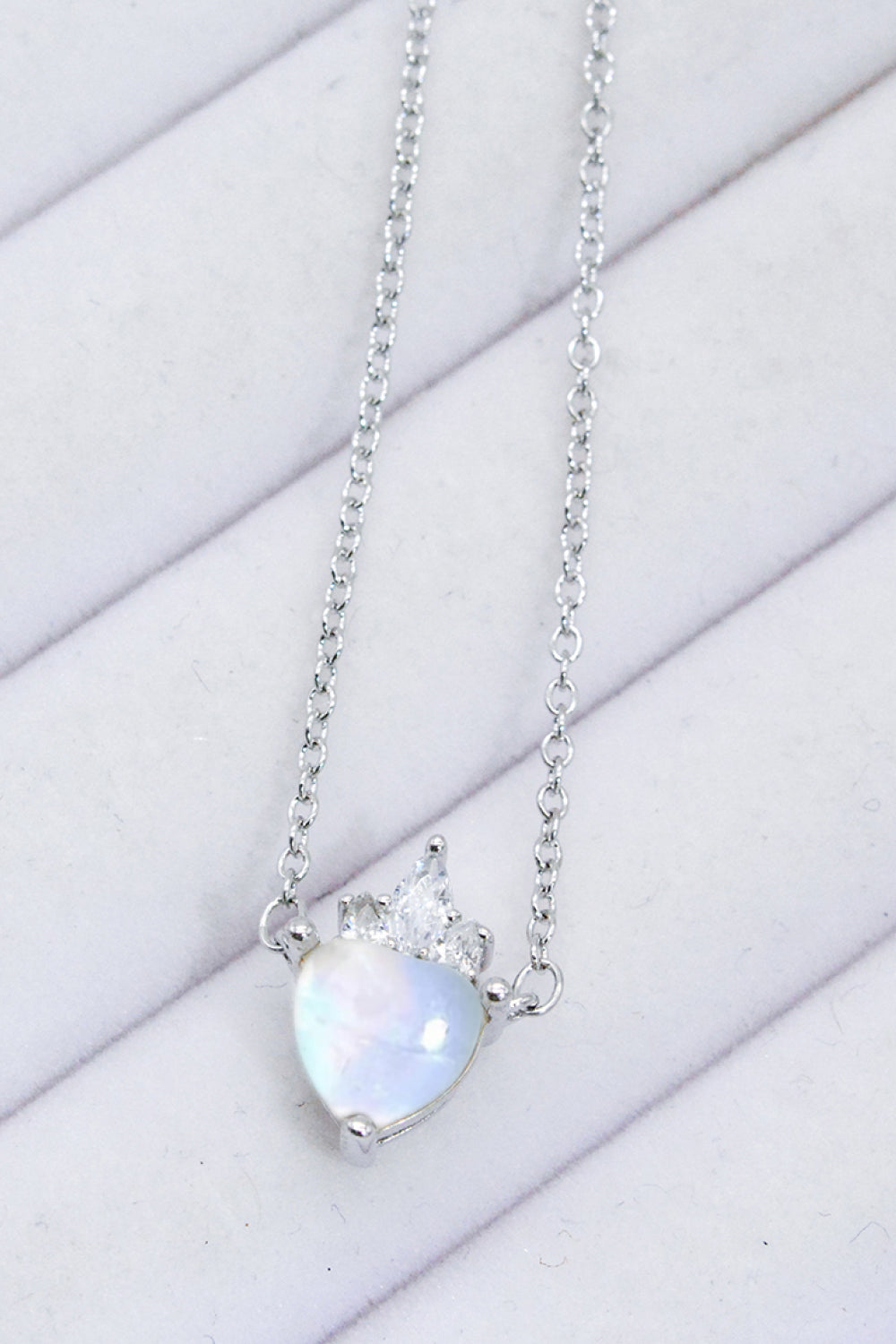 925 Sterling Silver Moonstone Heart Pendant Necklace - T - 1 FINISH -