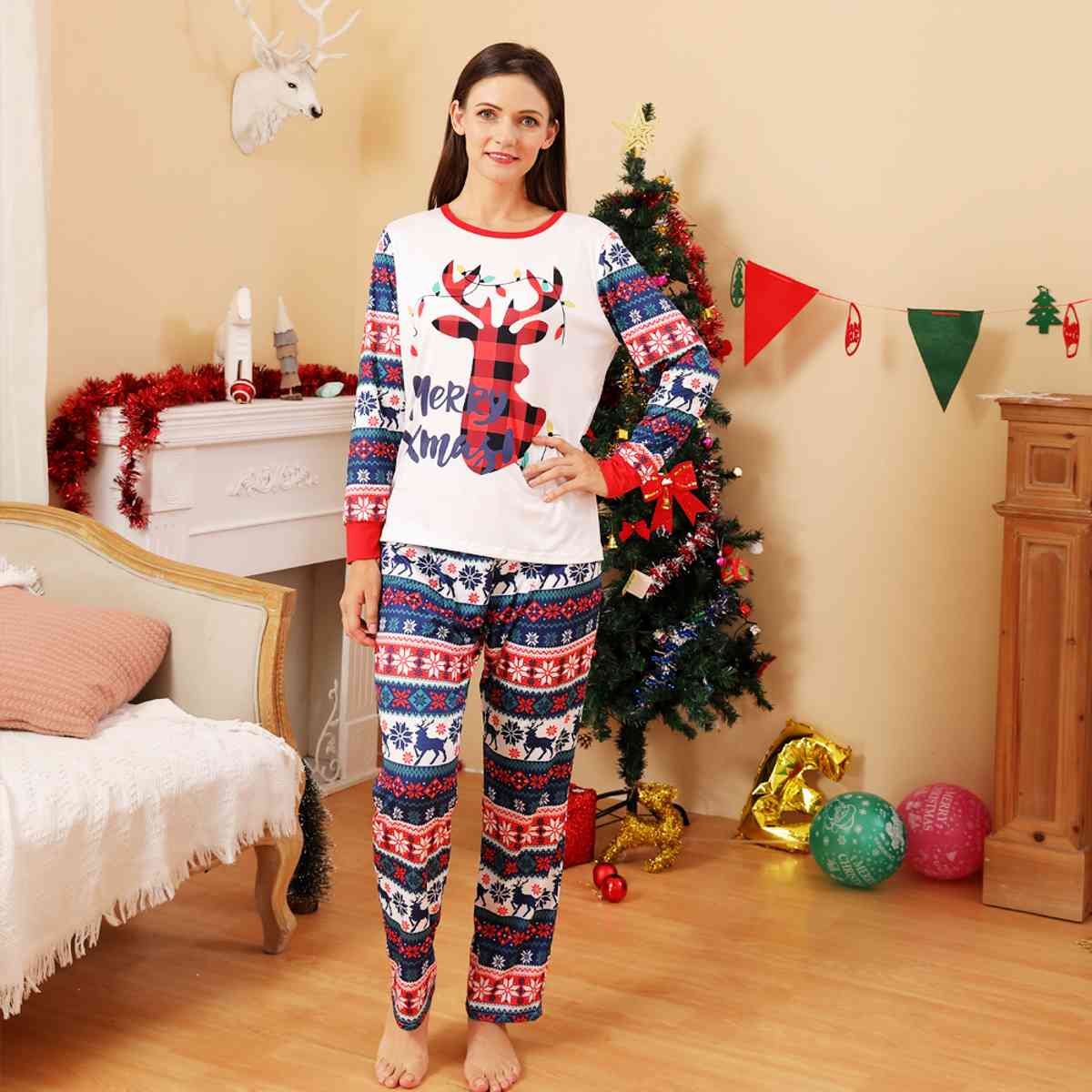 WOMEN MERRY XMAS Reindeer Graphic Top and Pants Set - T -