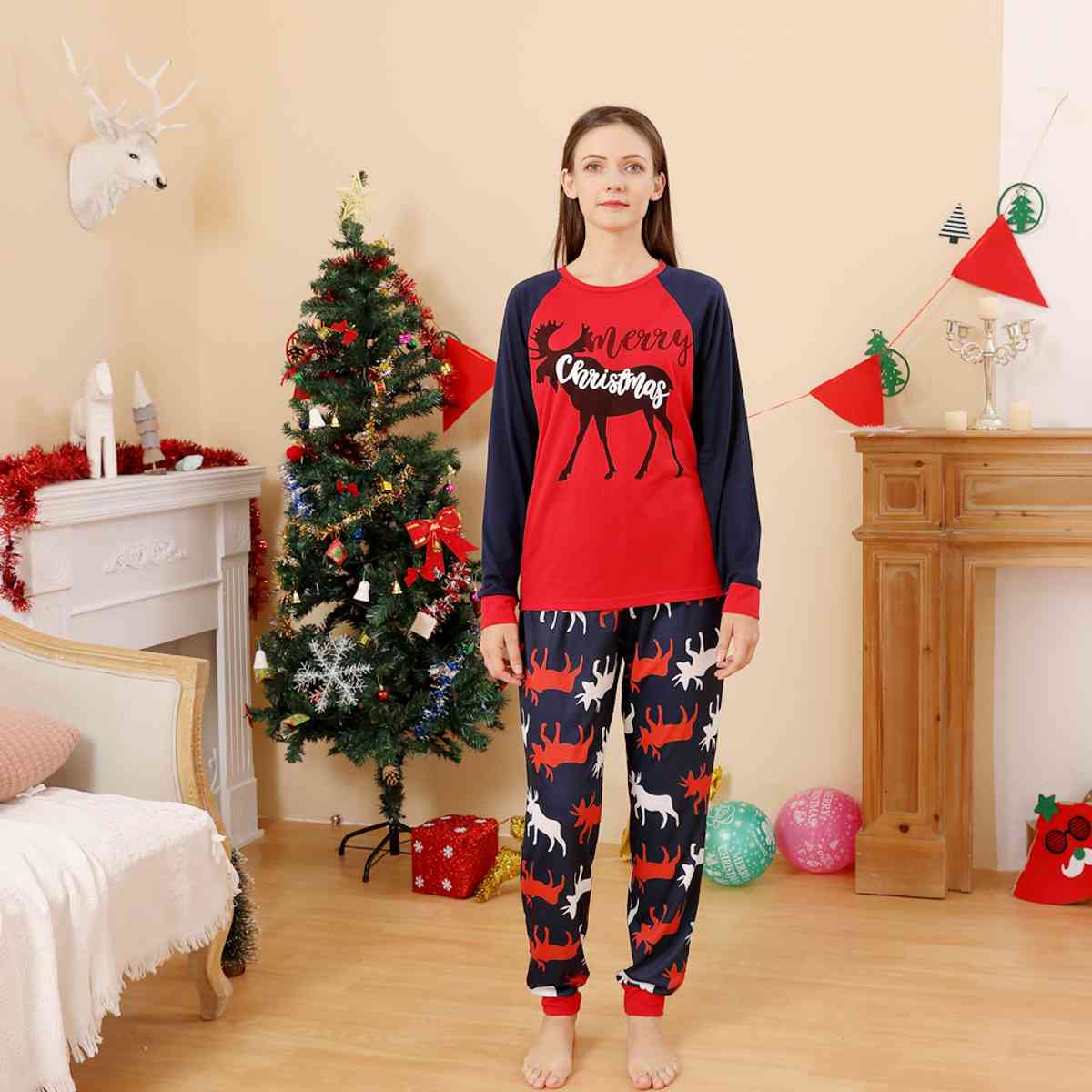 WOMEN MERRY CHRISTMAS Graphic Top and Reindeer Pants Set - T -