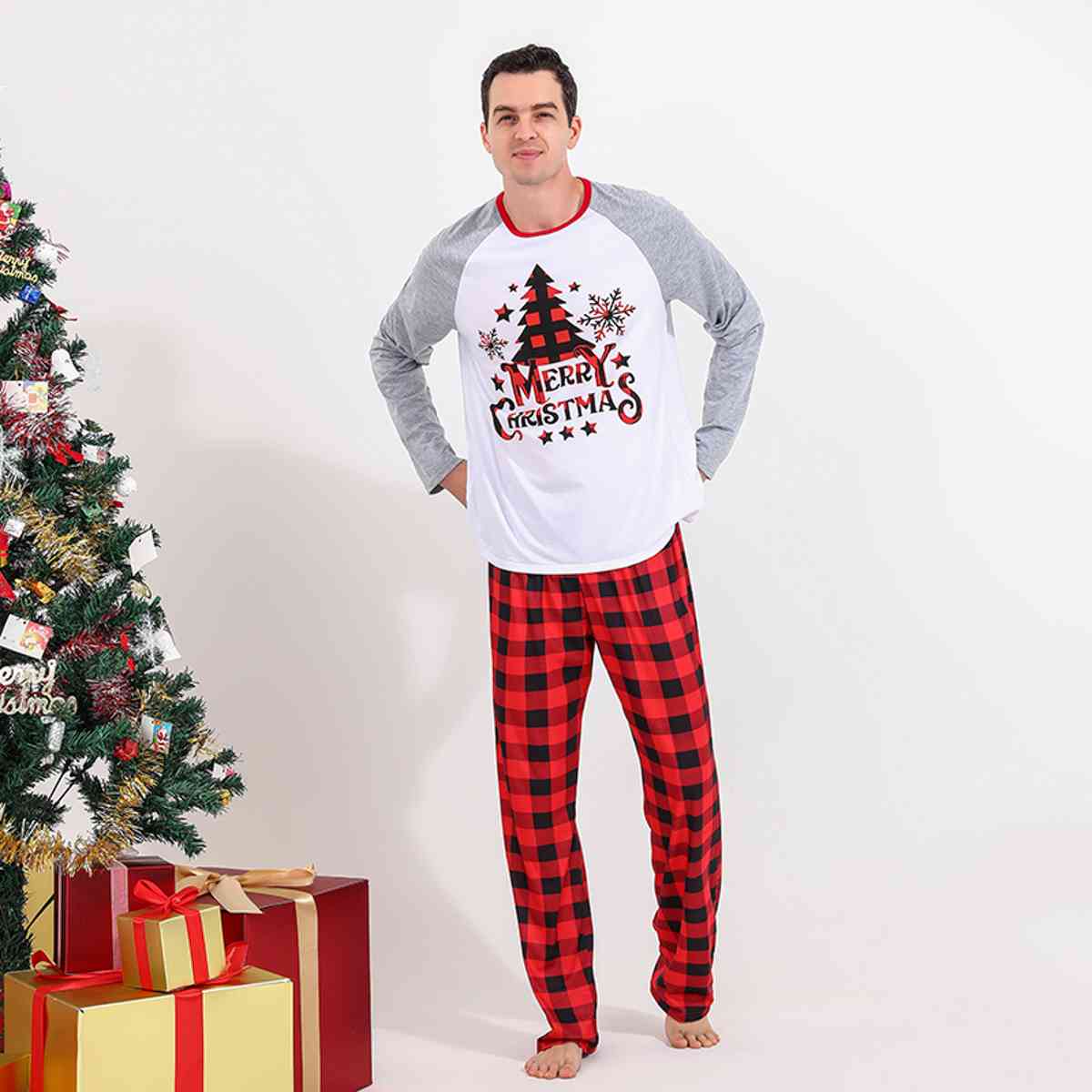 MEN MERRY CHRISTMAS Graphic Top and Plaid Pants Set - T -