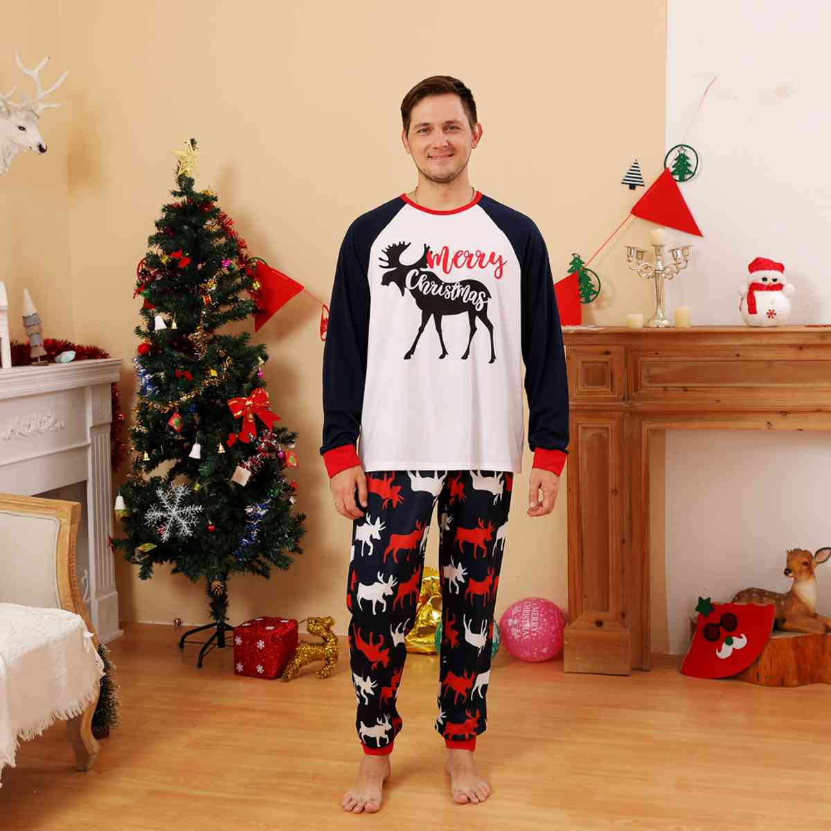 MEN MERRY CHRISTMAS Graphic Top and Reindeer Pants Set - T -