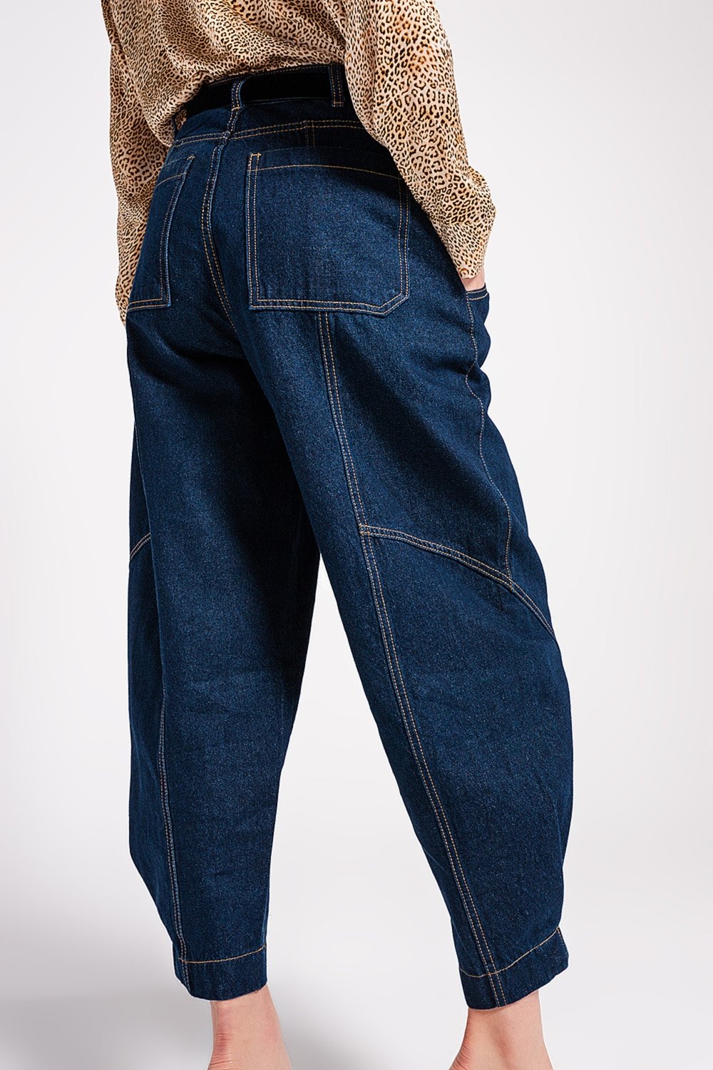 Q2 - High Rise Balloon Jeans - 1 COLOR -