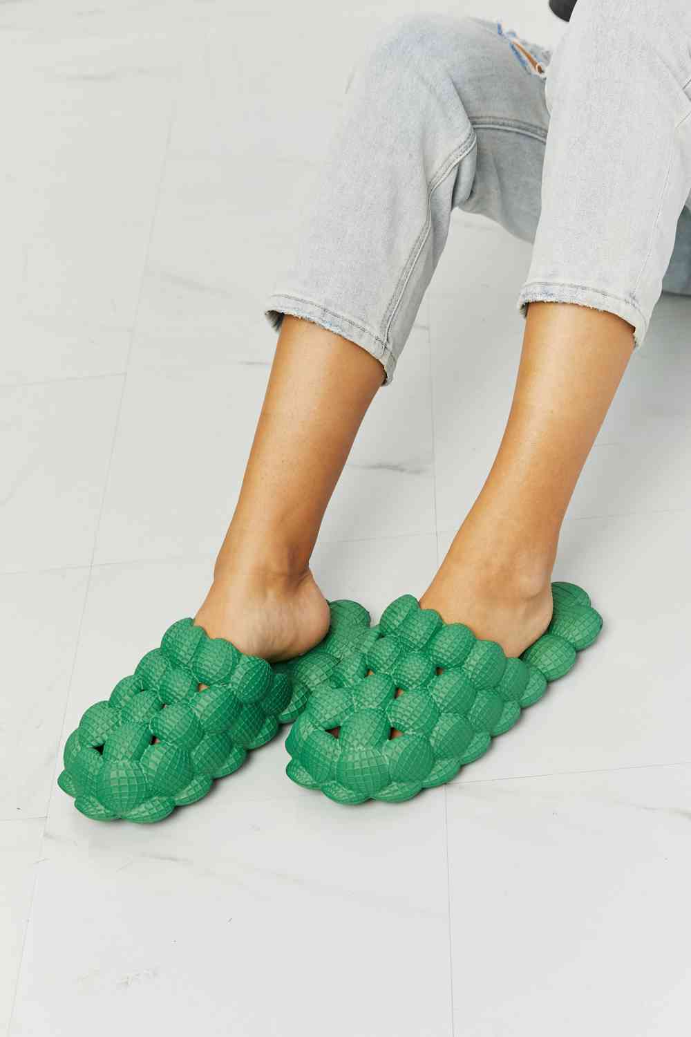 NOOK JOI - Laid Back Bubble Slides in Green - T - 1 COLOR -