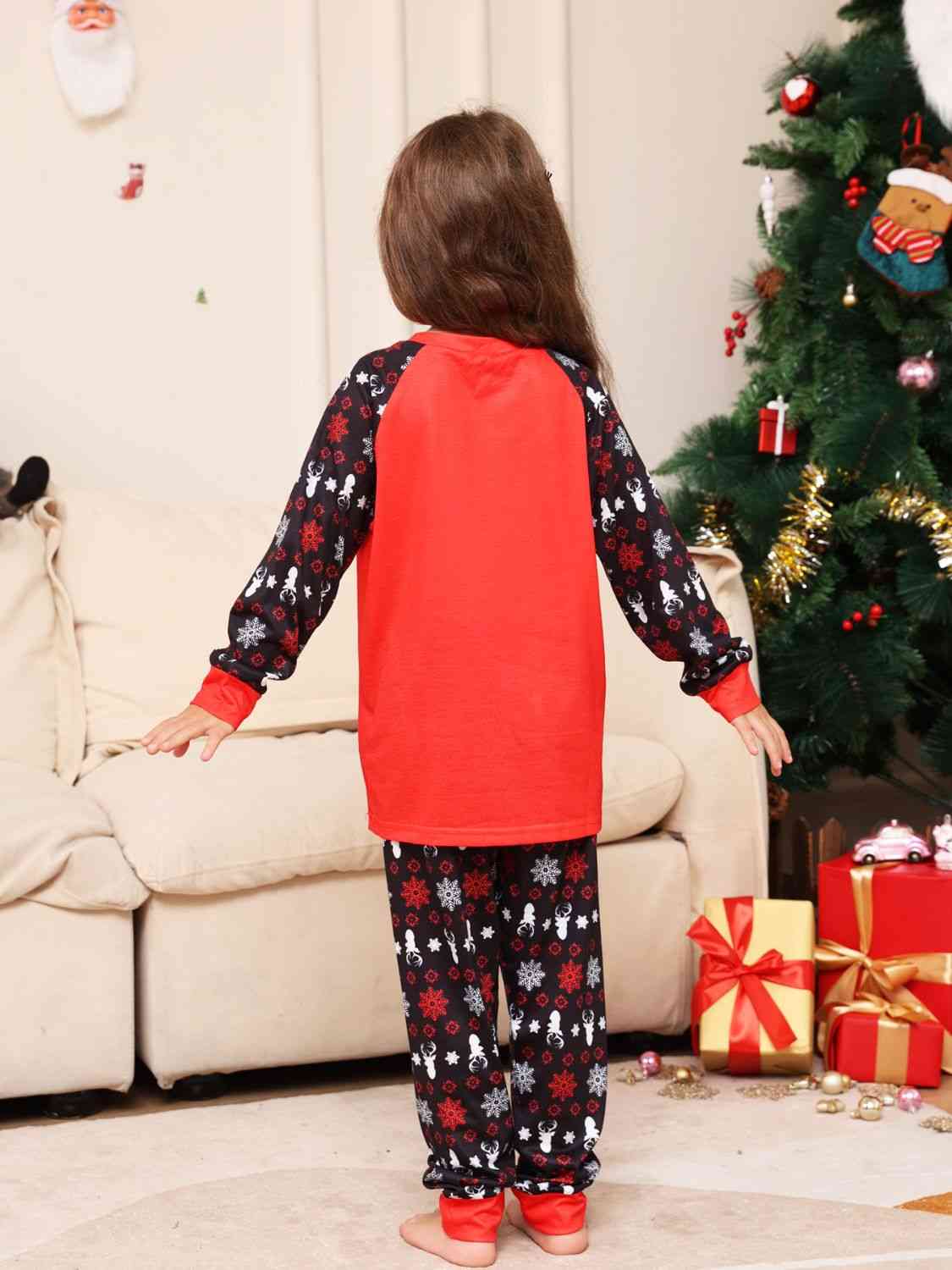 TODDLER Reindeer Graphic Top and Pants Set - T -