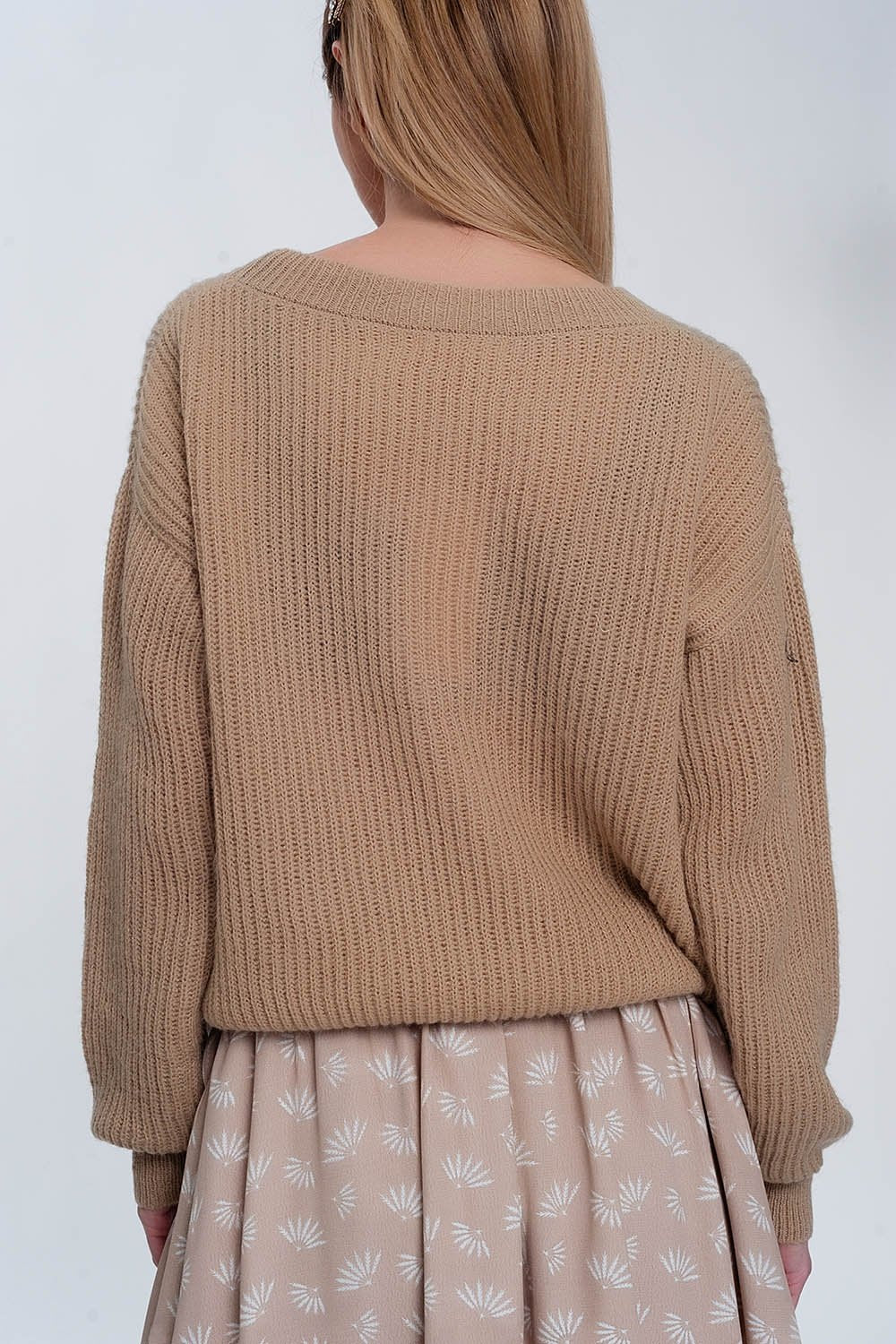 Q2 - Ribbed Jumper in Light Beige - 1 COLOR -