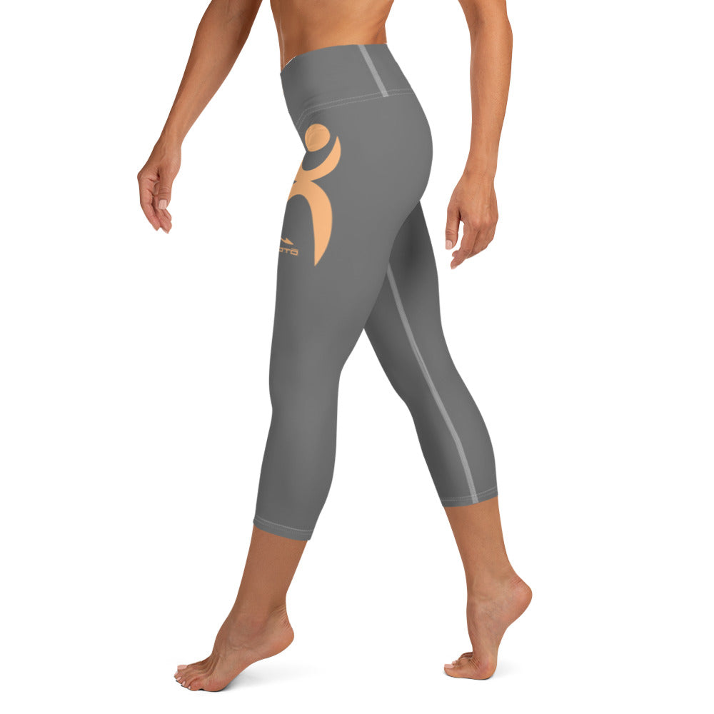 OOTO - GLYPHIC EN PEACH ON GRAY - Yoga Capri Leggings - 1 COLOR -