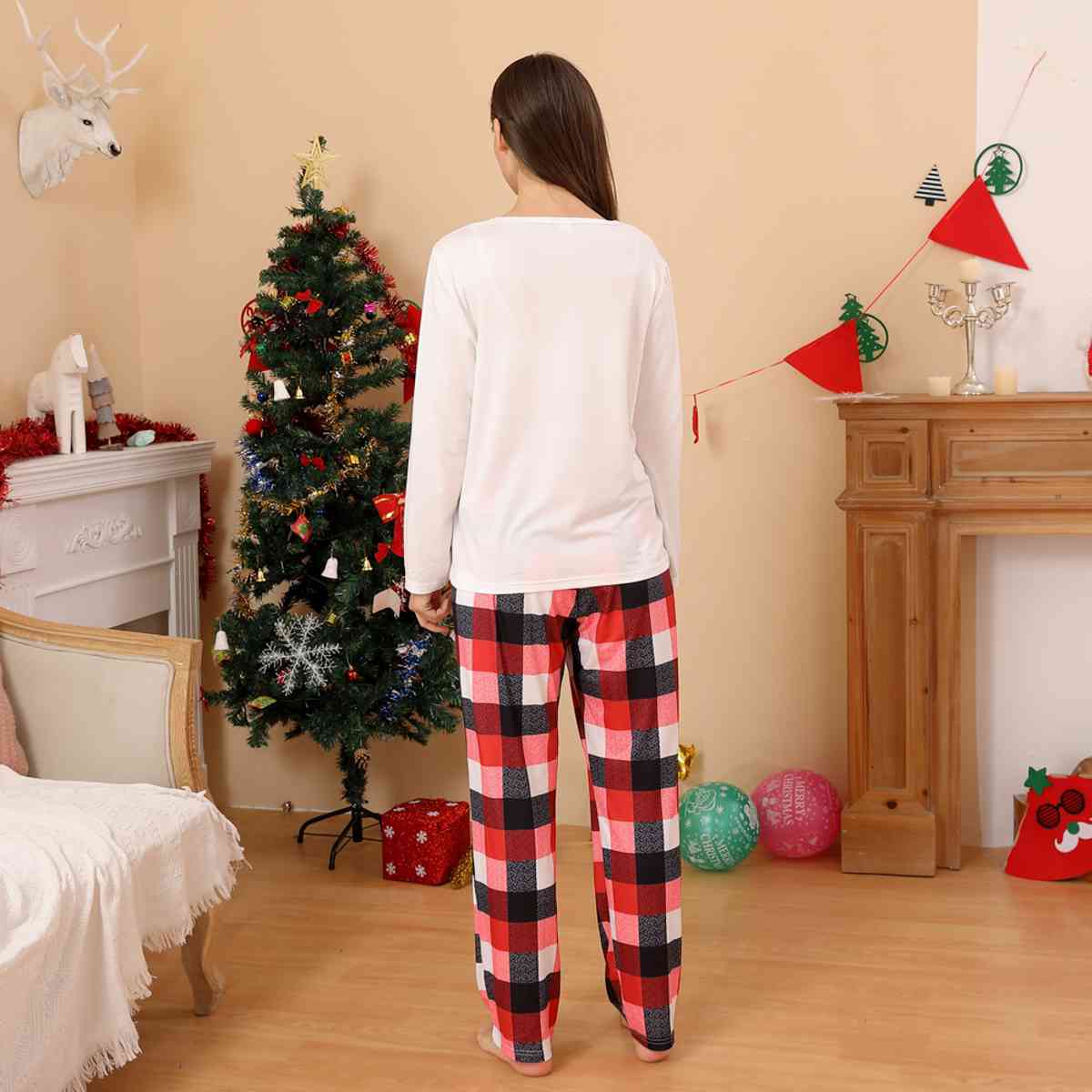 WOMEN Reindeer Top and Plaid Pants Set - T -