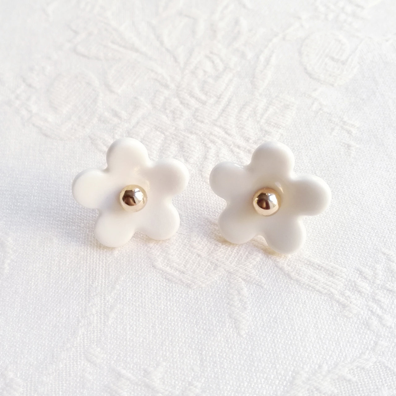 Everyday Porcelain Daisy Stud Earrings -