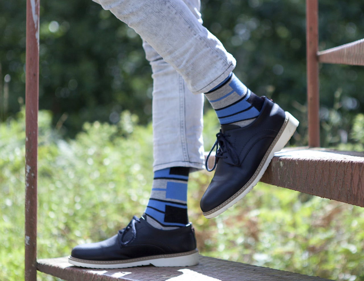 Men's Blue Patterned Socks - 1 COLOR -