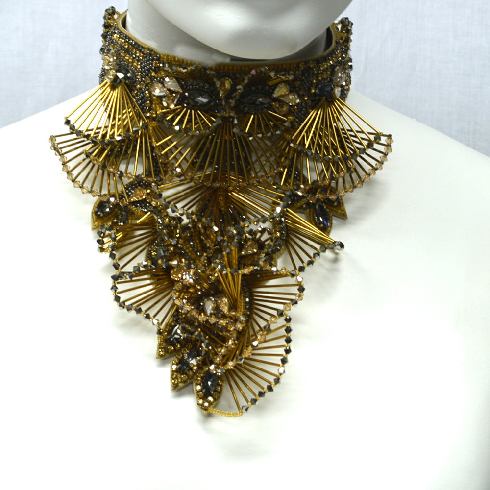 BEGADA - The Pristine Neckpiece -