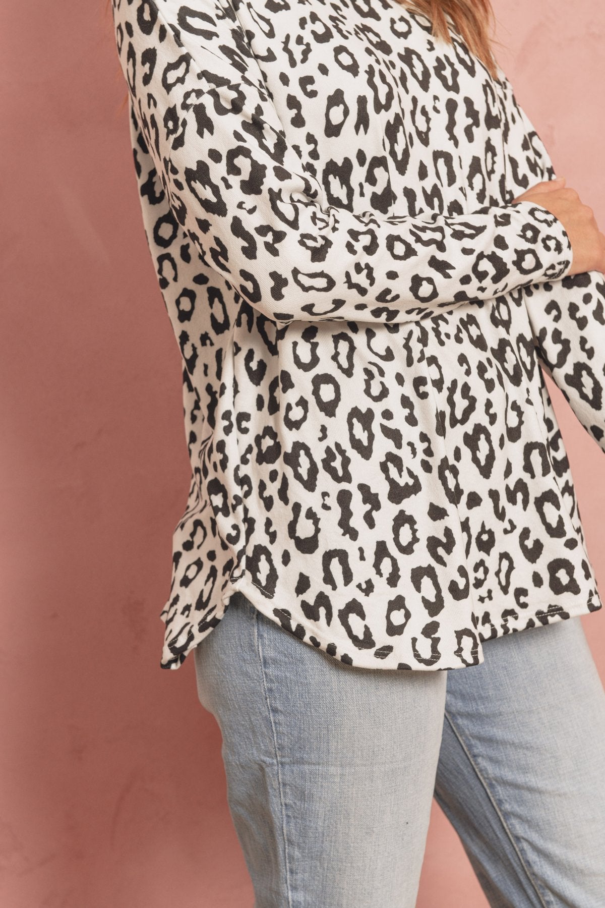 Riah Fashion - Long Sleeve Animal Print Rounded Hem Top - 2 COLORS -