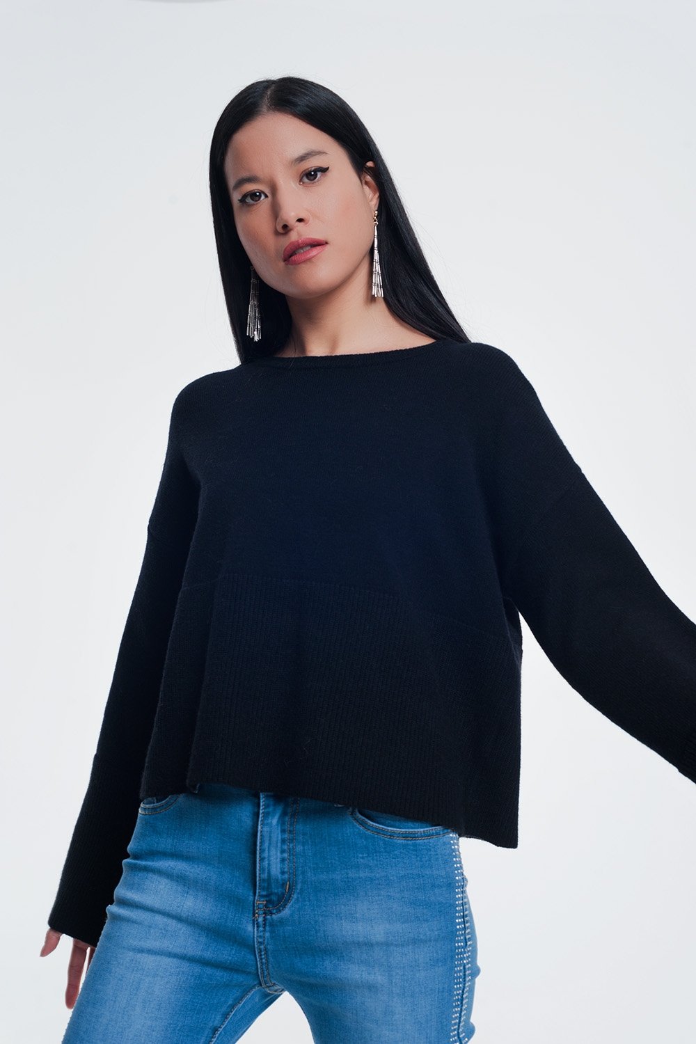 Q2 - Sweater With Long Sleeves in Black - 1 COLOR -