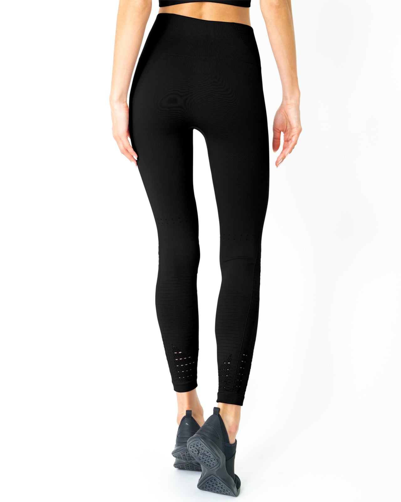 Savoy - Mesh Seamless Legging With Ribbing Detail - Black - 1 COLOR -