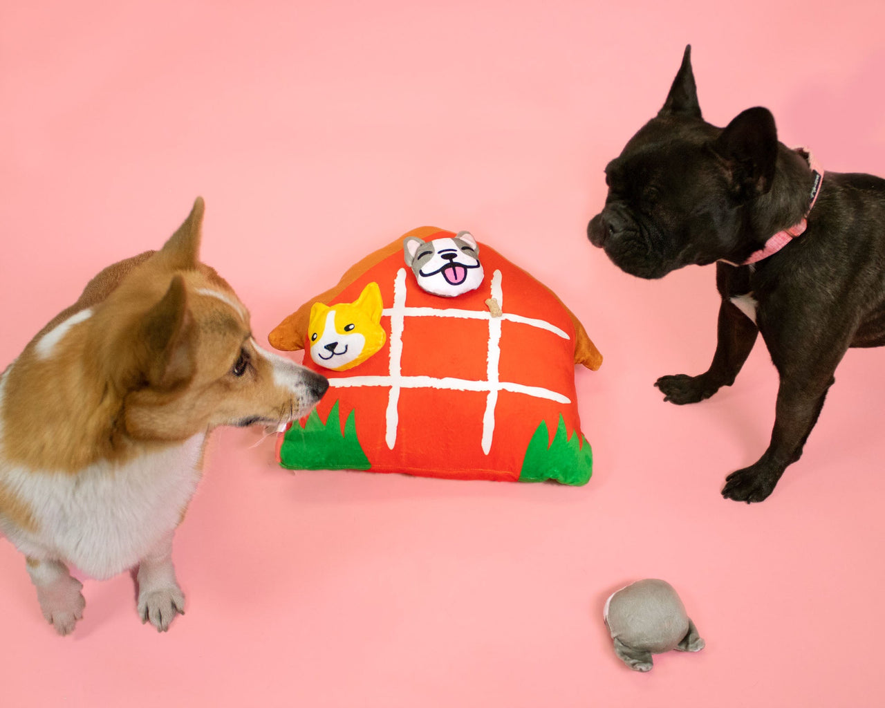 Tic Tac Toe Plushie game - Dog house game / board -