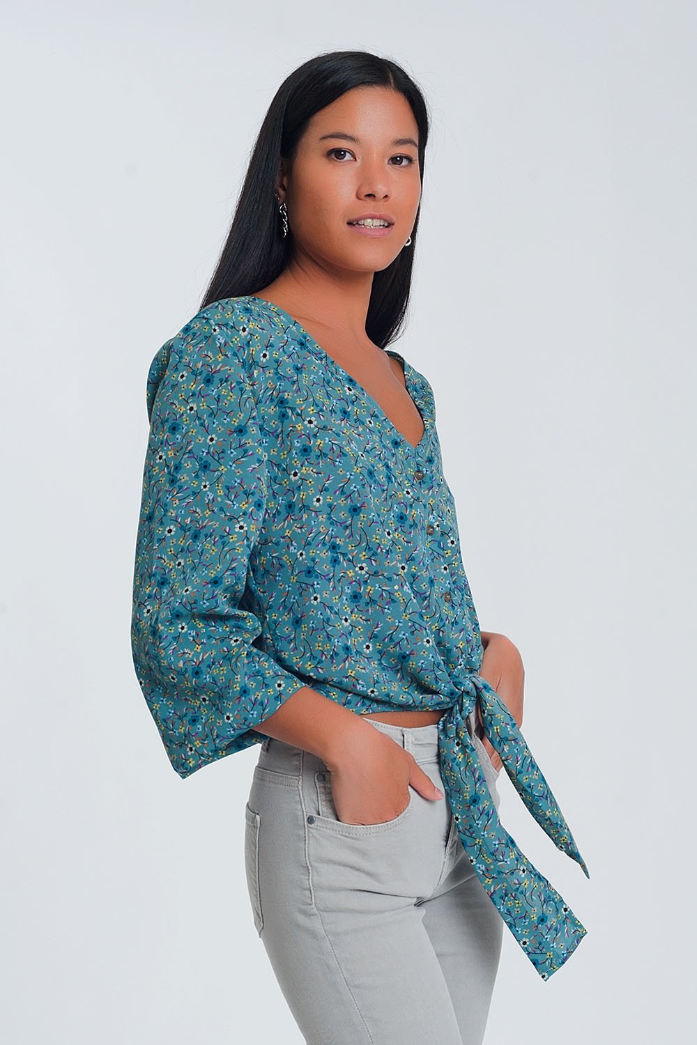 Q2 - Long Sleeve v Neck Blouse With Button Detail in Green Floral Print - 1 COLOR -