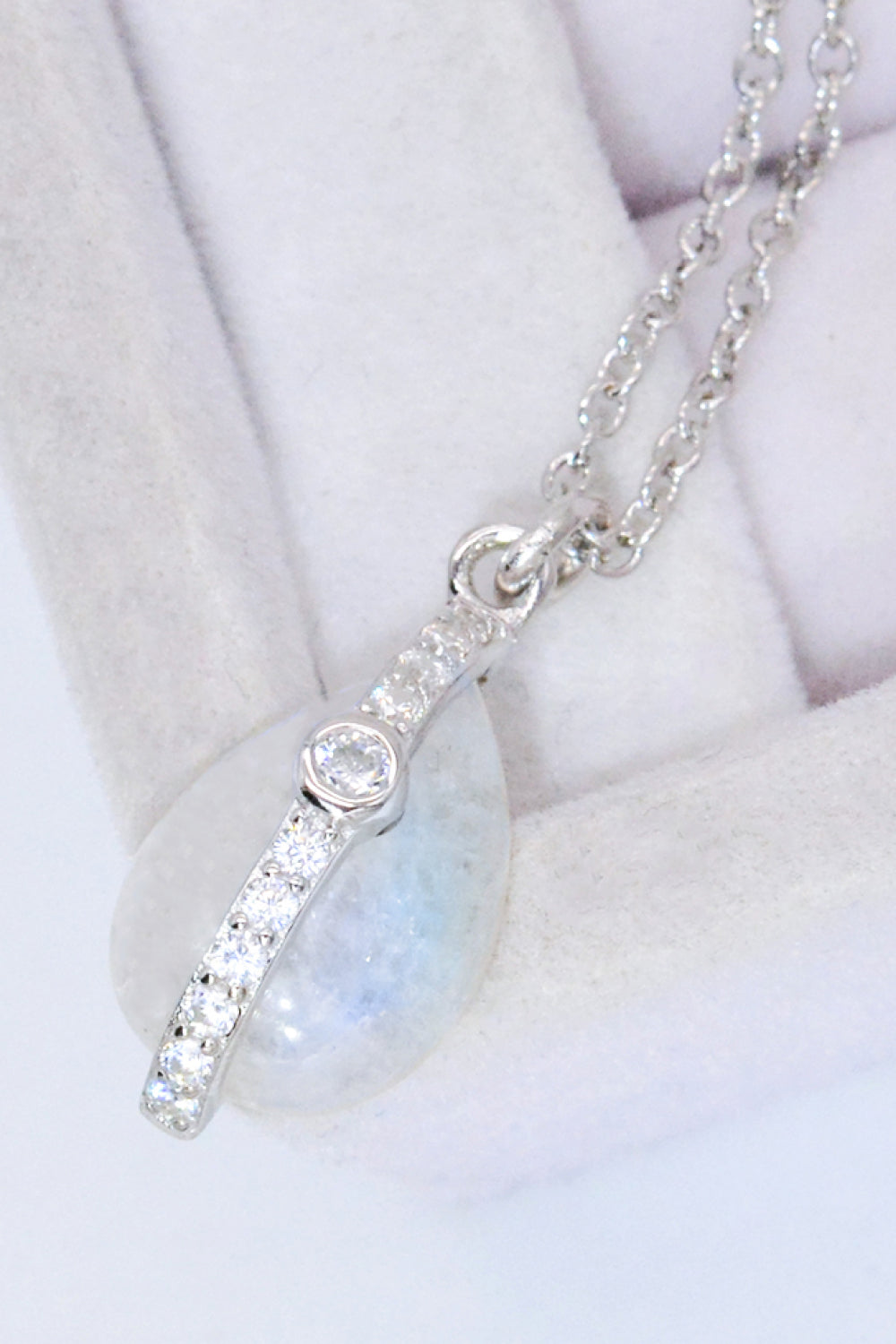 Natural Moonstone and Zircon Pendant Necklace - T - 1 FINISH -