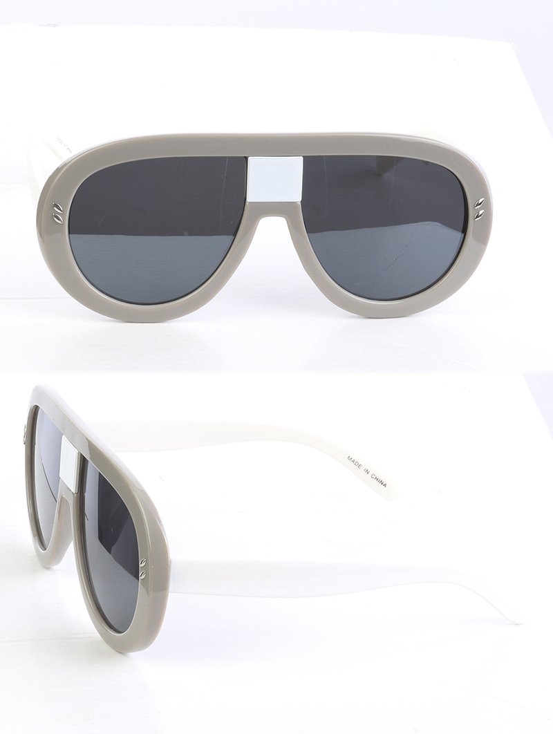 Curved & Chic Aviator Gray Sunglasses - 1 COLOR