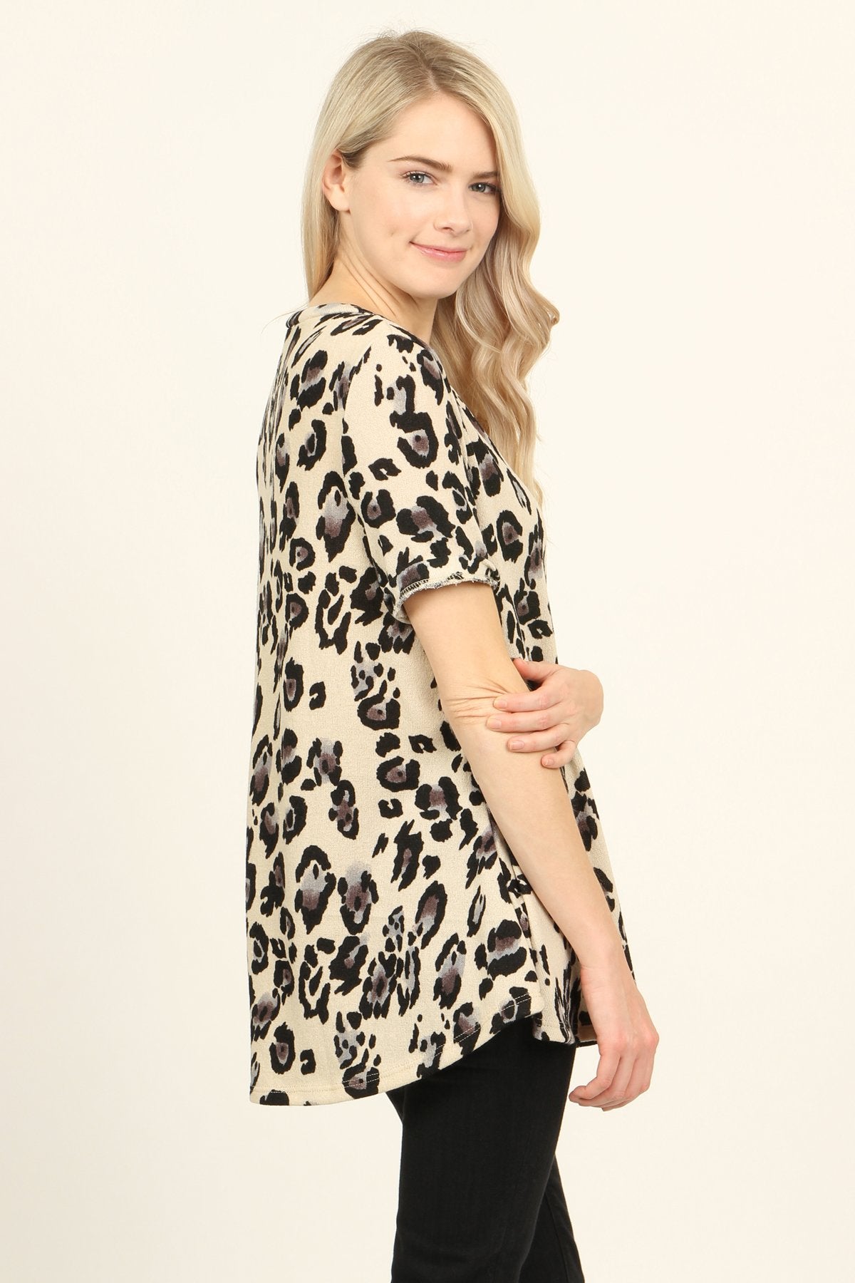 Riah Fashion - Short Sleeve Leopard Knit Sweater - 2 COLORS -