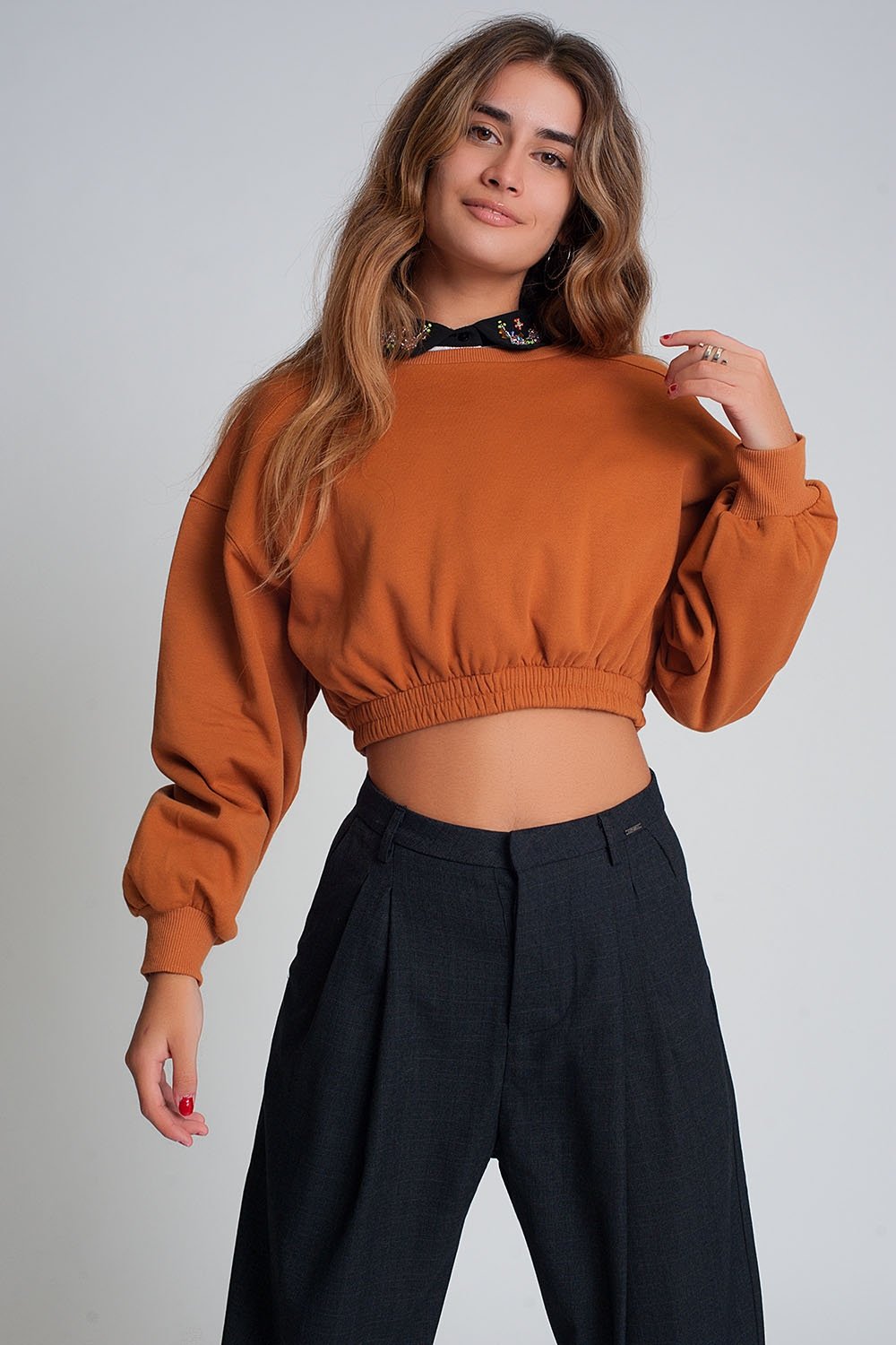 Q2 - Oversized Cropped Sweatshirt in Camel - 1 COLOR -