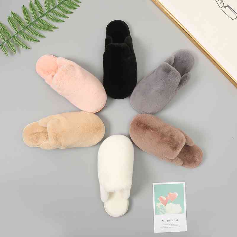 Faux Fur Slippers - T - 5 COLORS -