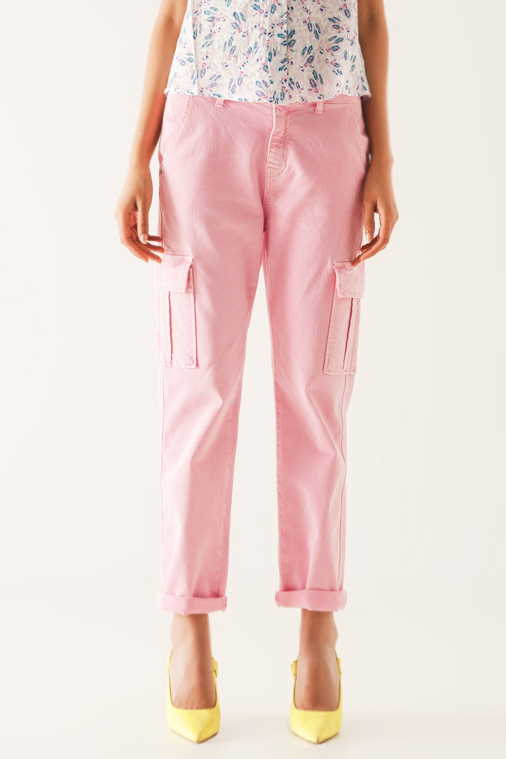 Q2 - Relaxed Cargo Pants in Pink - 1 COLOR -