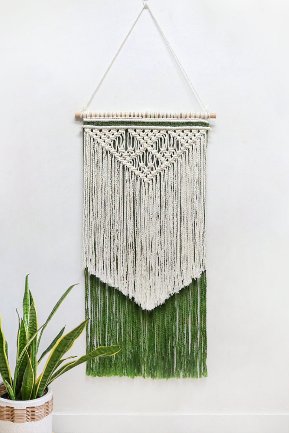 Contrast Fringe Handmade Macrame Wall Hanging - 15.7" X 31.5" - T - 1 COLOR -