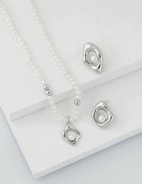 Thumbnail for Minimalist Geometric Irregular Pendant Pearl Necklace